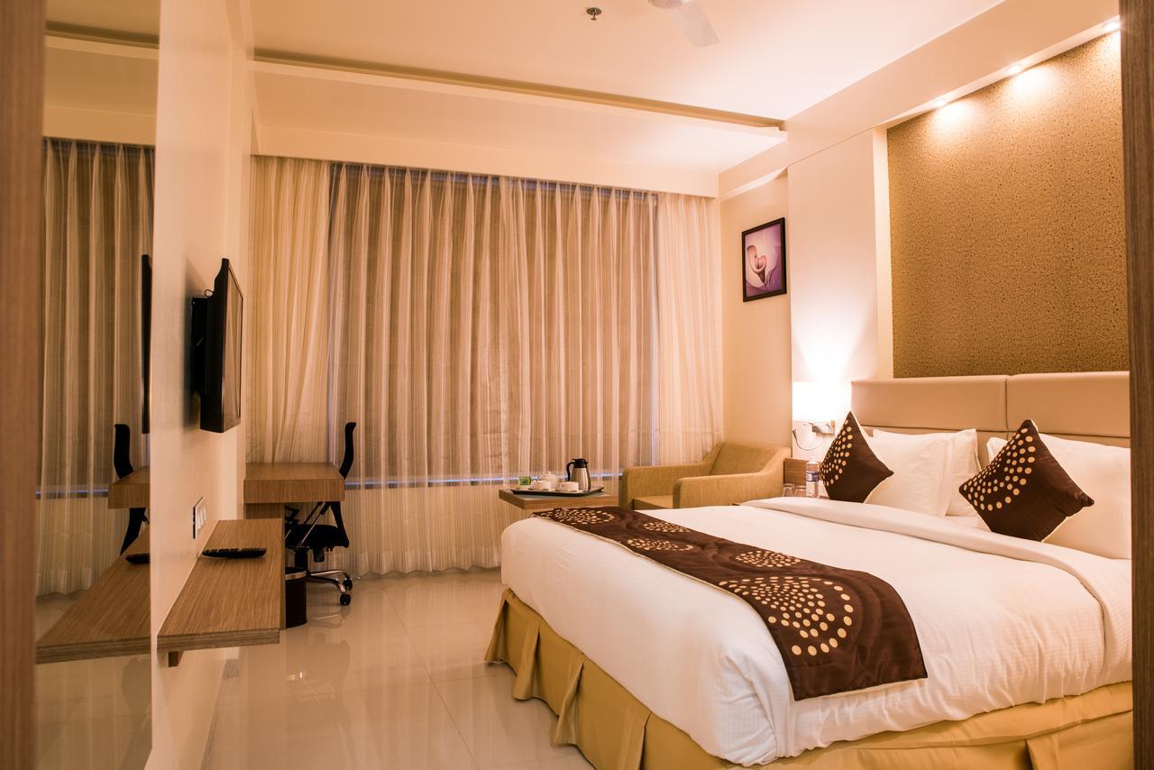 Hotel Grand Rio Nashik Bagian luar foto