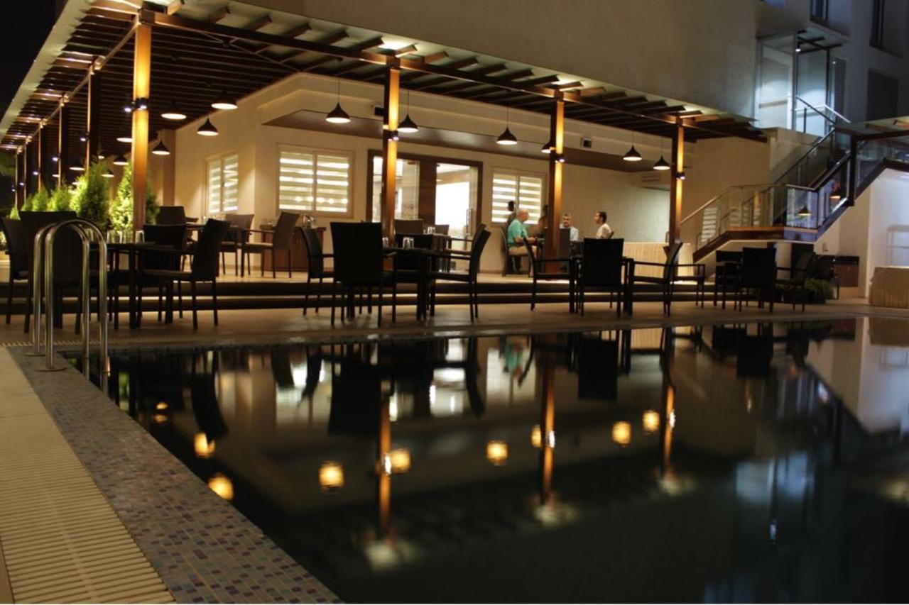 Hotel Grand Rio Nashik Bagian luar foto